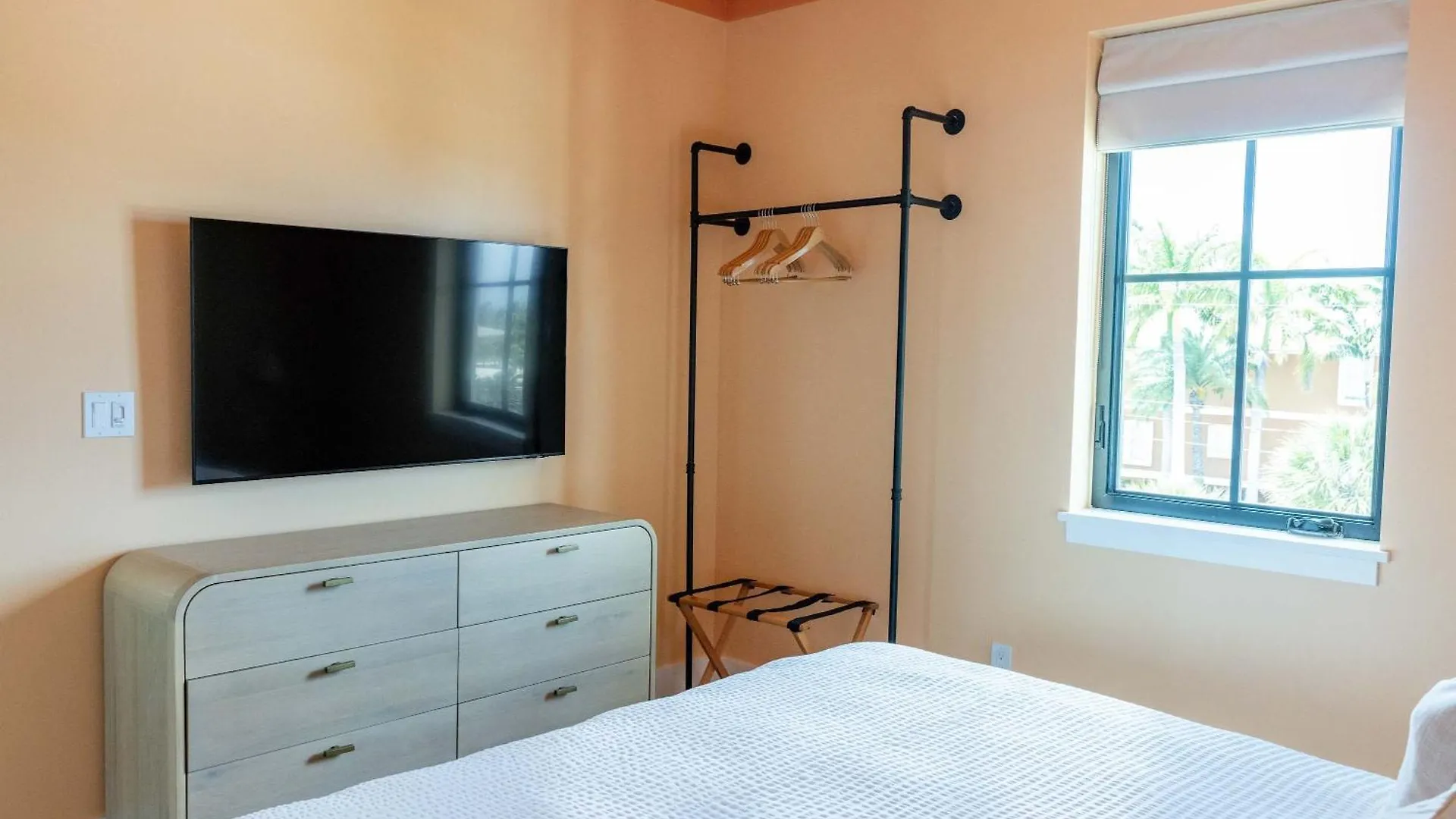 New Waterfront Home - Sunray House Key West Holiday home